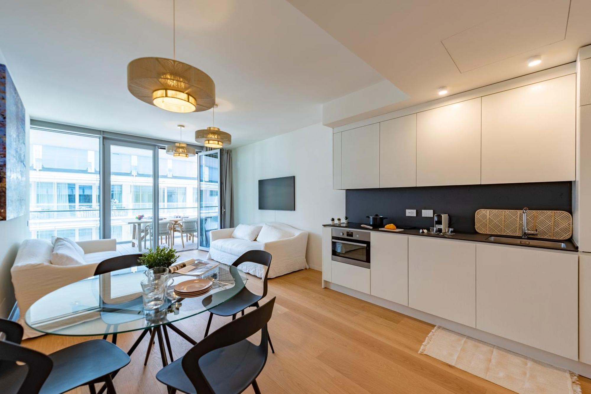 Sea View Waterfront - Happy Apartment